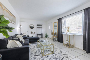 Opuluxe Luxe Dream Duluth Home Sleeps 10